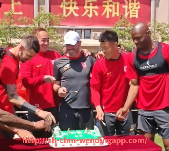 问鼎娱乐官网-世俱杯关键失误导致丢球的典型球员表现与责任分析